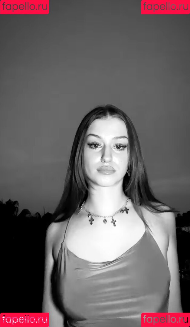 Yana Clare Onlyfans Photo Gallery 