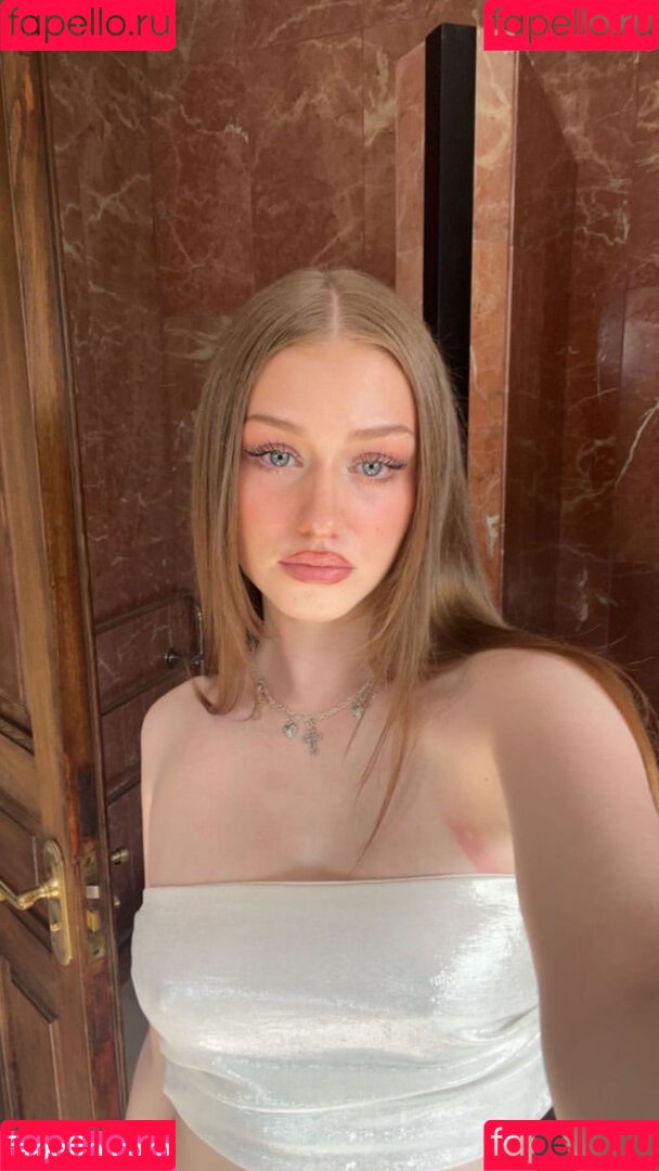 Yana Clare Onlyfans Photo Gallery 