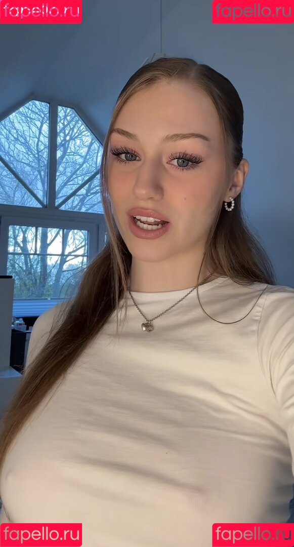 Yana Clare Onlyfans Photo Gallery 