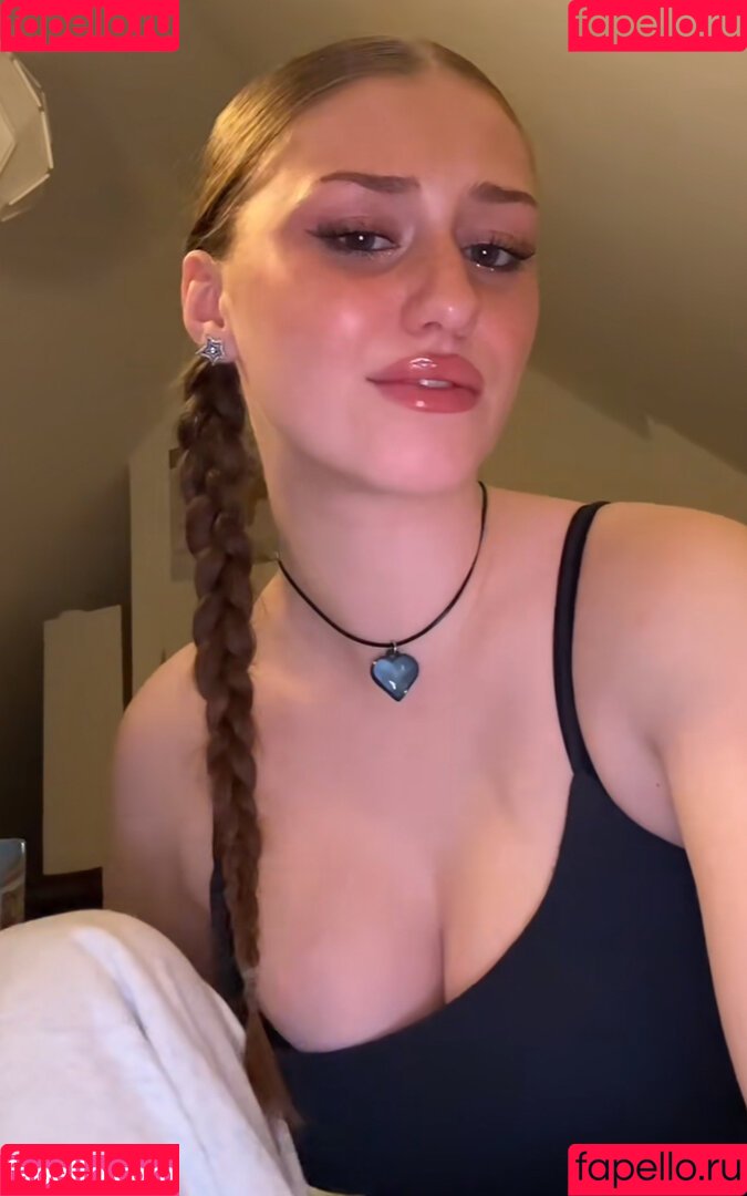 Yana Clare Onlyfans Photo Gallery 