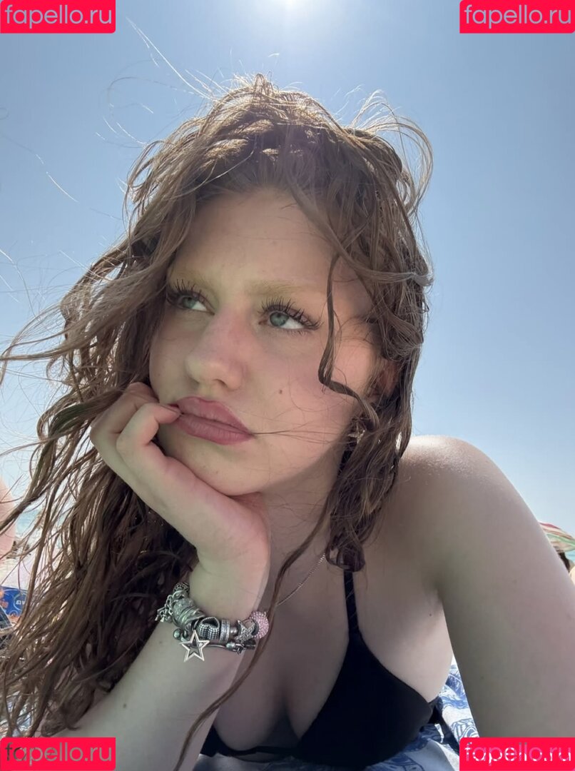 Yana Clare Onlyfans Photo Gallery 