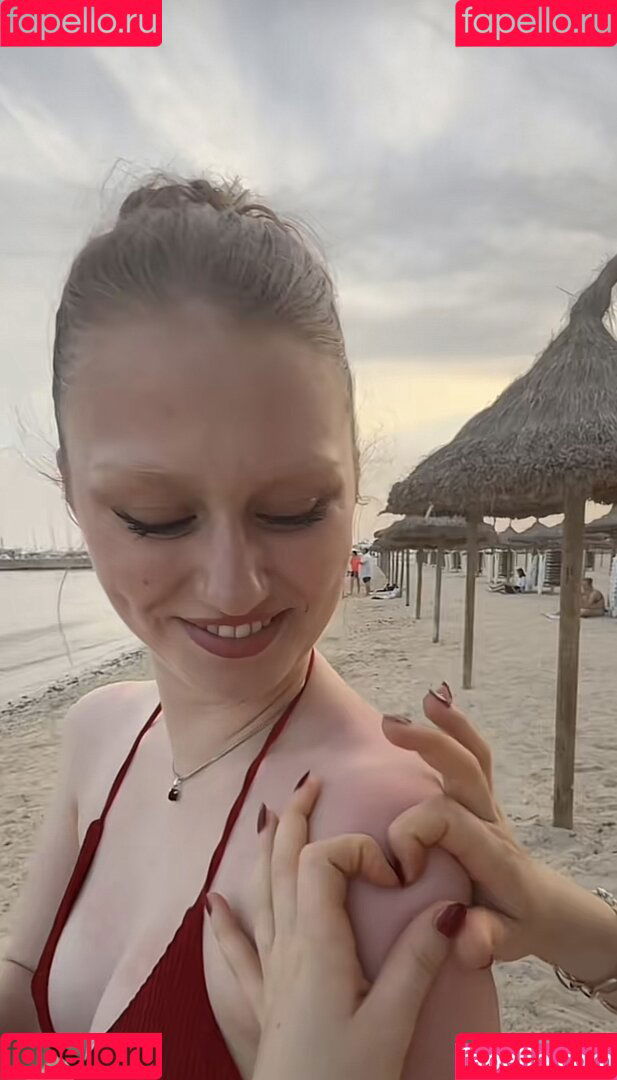 Yana Clare Onlyfans Photo Gallery 