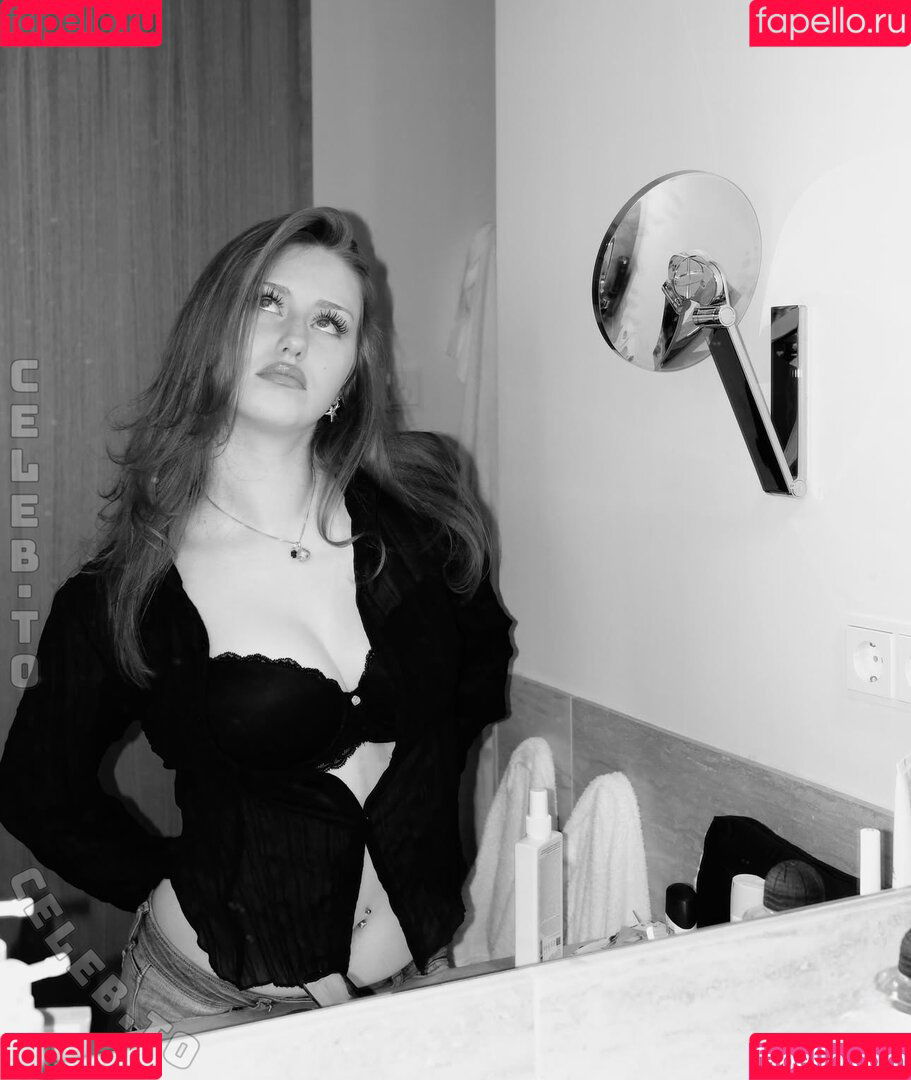 Yana Clare Onlyfans Photo Gallery 