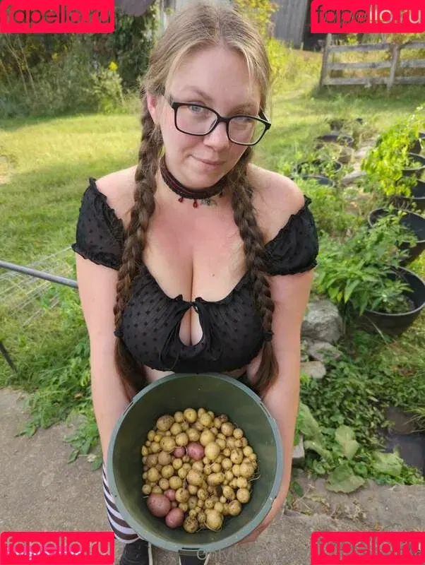 Gothicc Farm Wife Onlyfans Photo Gallery 