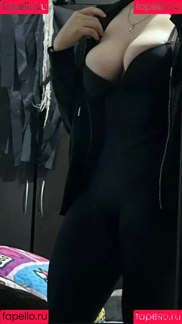 n.nuviaa Onlyfans Photo Gallery 
