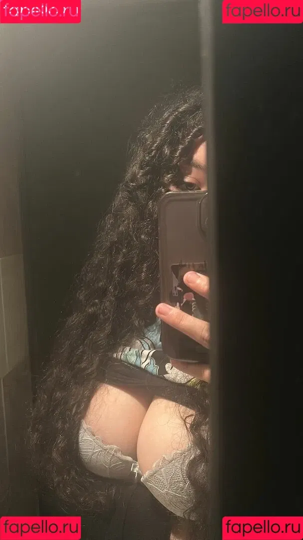 n.nuviaa Onlyfans Photo Gallery 