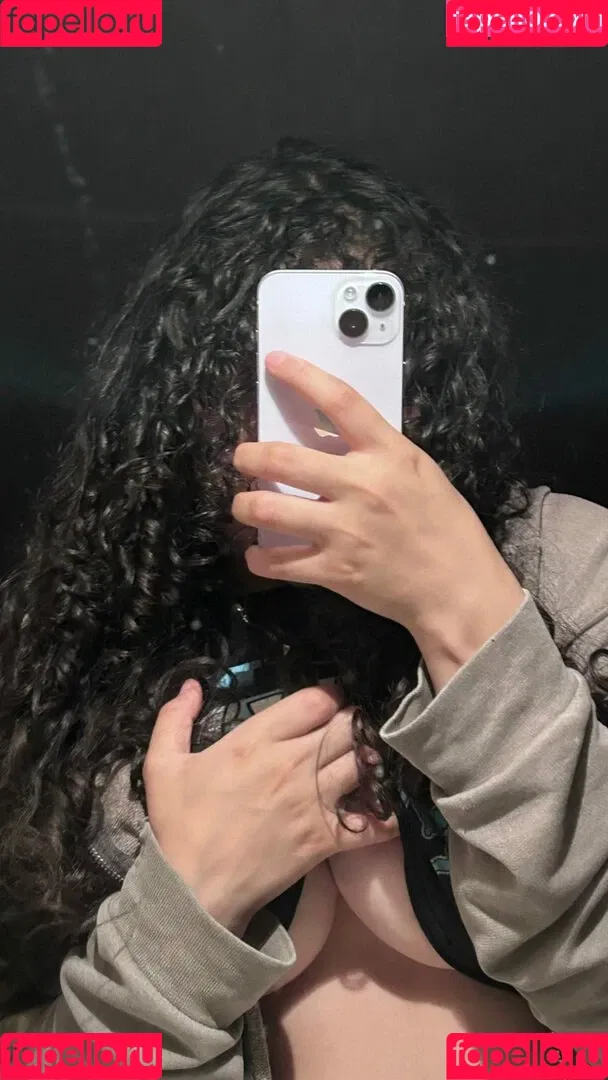 n.nuviaa Onlyfans Photo Gallery 