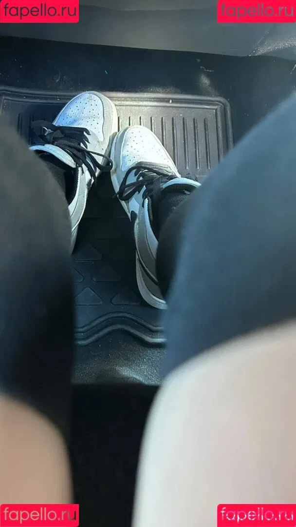 n.nuviaa Onlyfans Photo Gallery 