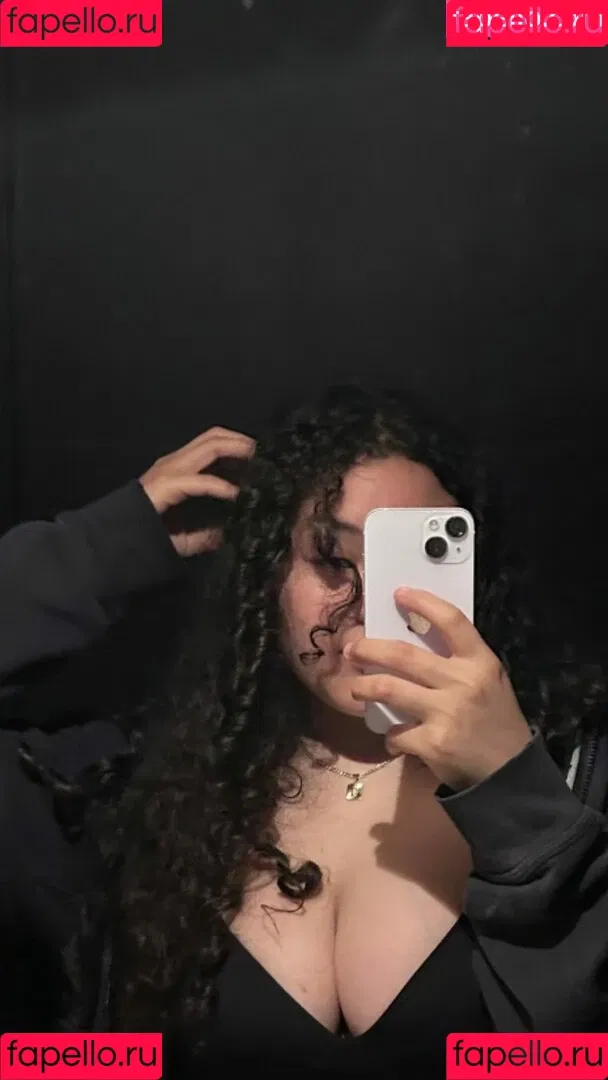 n.nuviaa Onlyfans Photo Gallery 