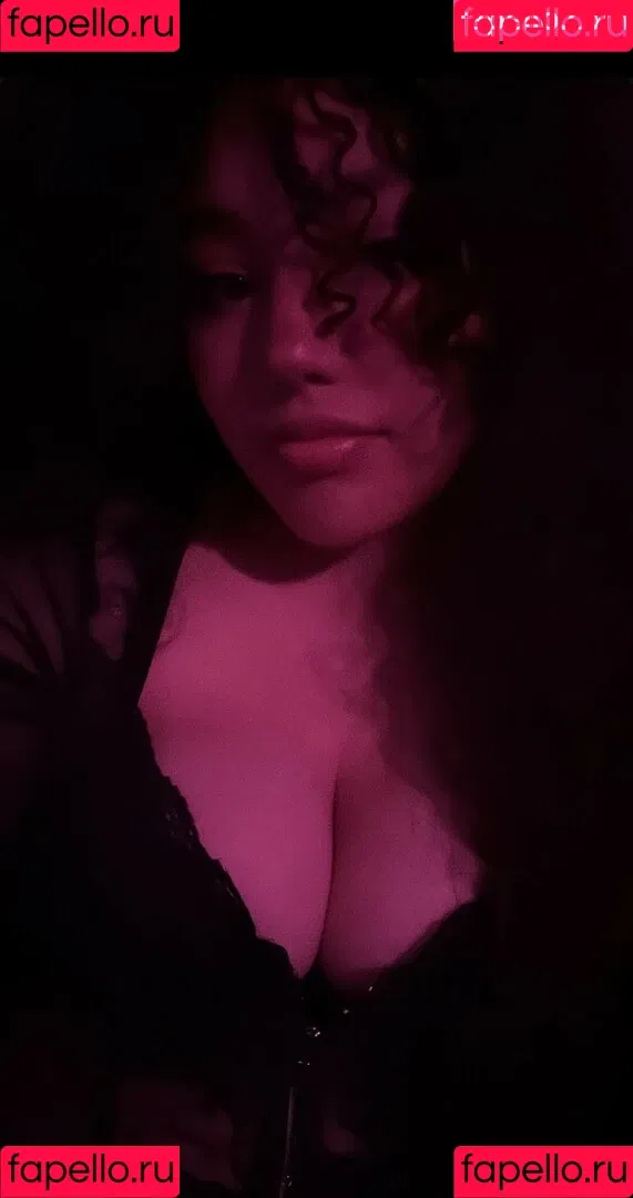 n.nuviaa Onlyfans Photo Gallery 