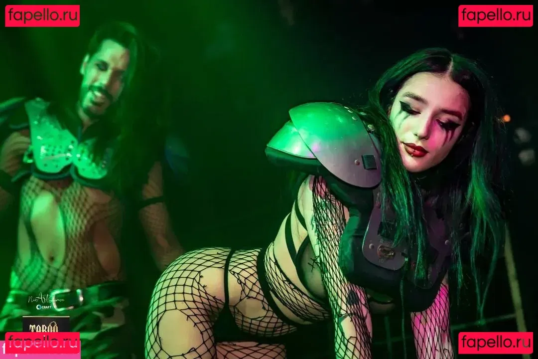 n.nuviaa Onlyfans Photo Gallery 