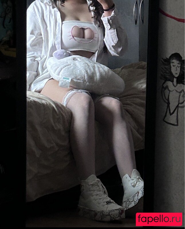 n.nuviaa Nude Onlyfans Photo 7