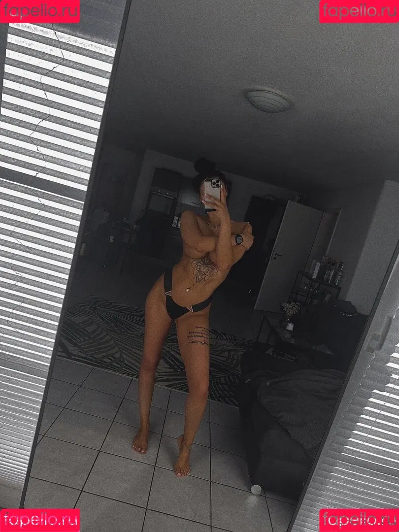 Nina Siegert Onlyfans Photo Gallery 