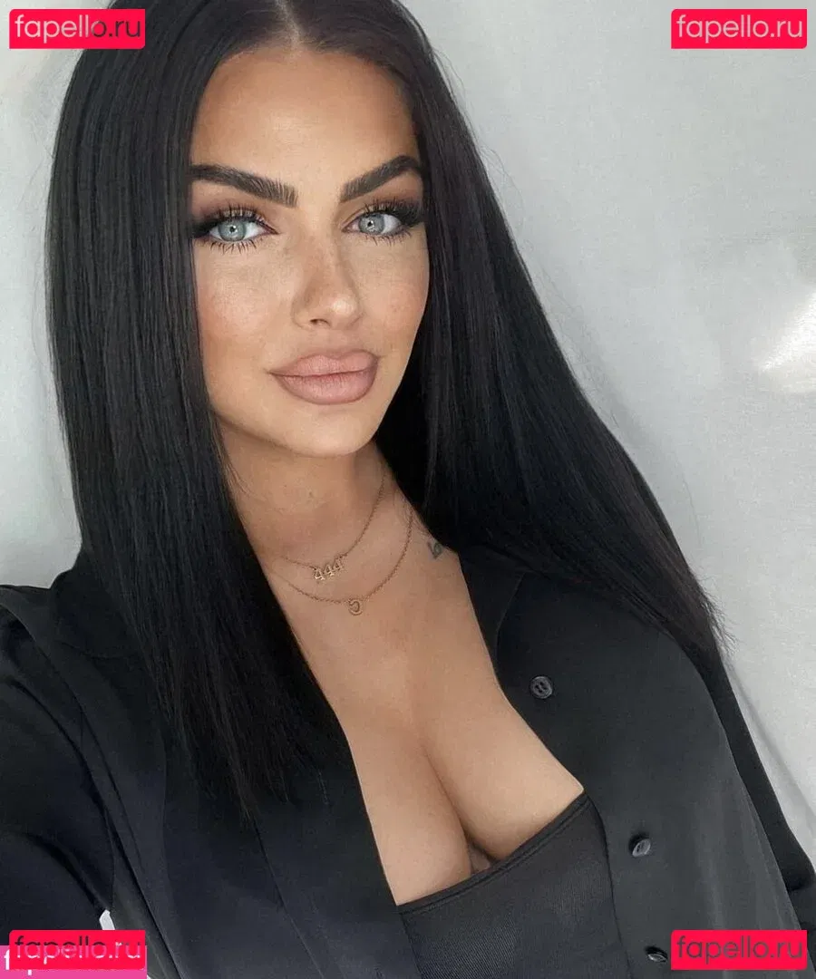 Nina Siegert Onlyfans Photo Gallery 