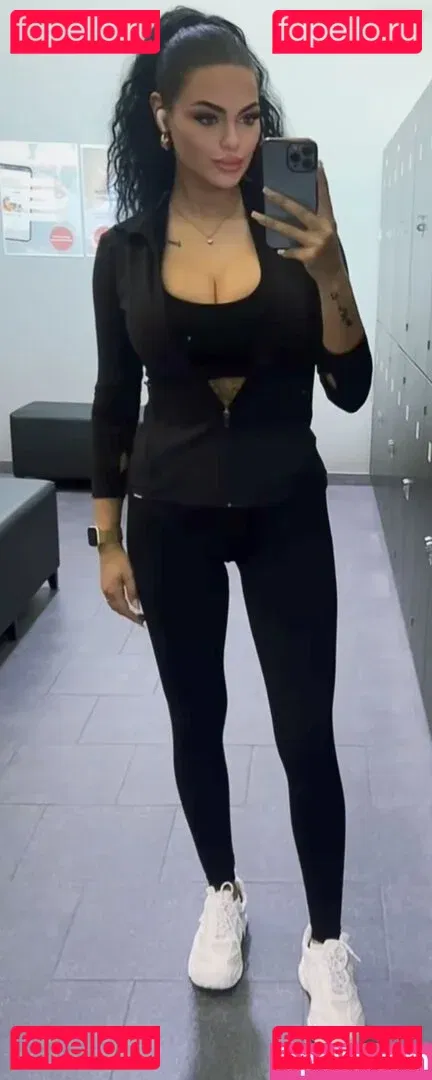 Nina Siegert Onlyfans Photo Gallery 