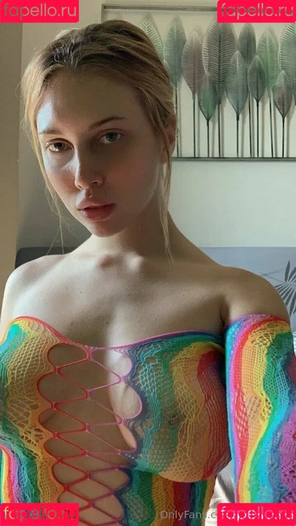 Elsa Cripsii Onlyfans Photo Gallery 