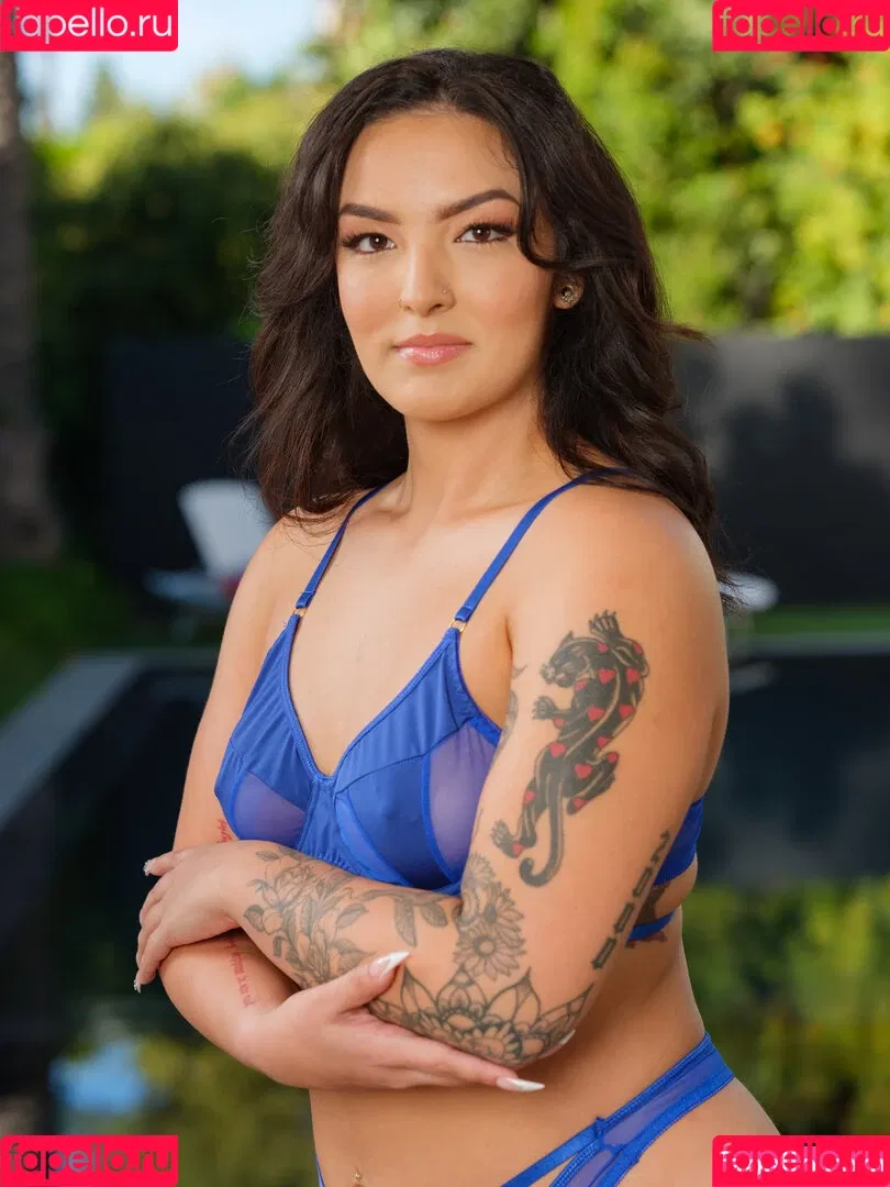 Dee Lusion Onlyfans Photo Gallery 