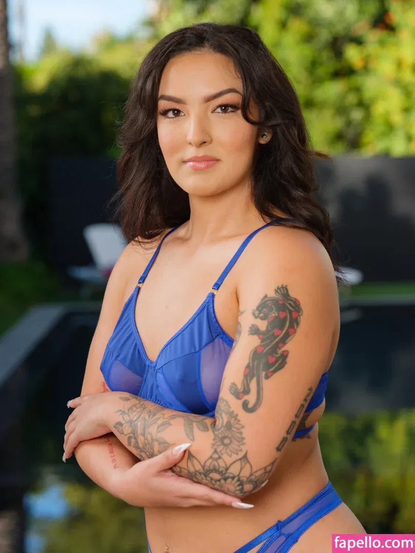 Dee Lusion Onlyfans Photo Gallery 