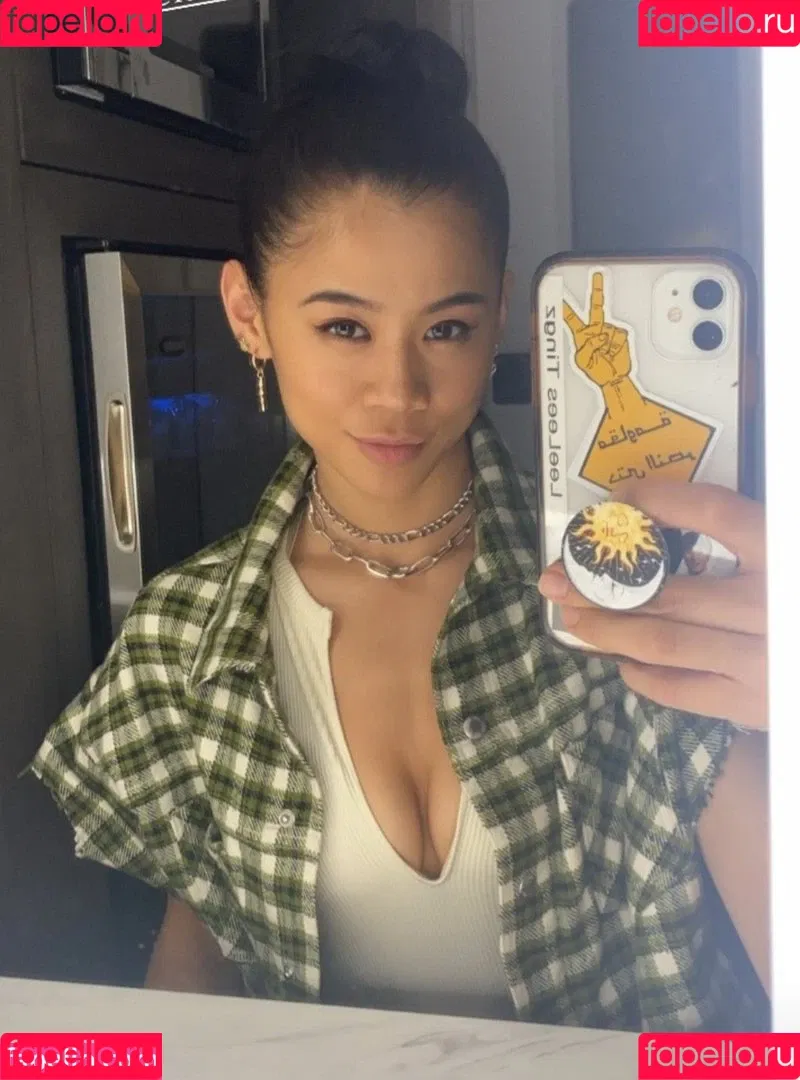Leah Lewis Onlyfans Photo Gallery 