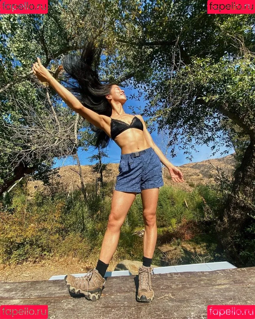Leah Lewis Onlyfans Photo Gallery 