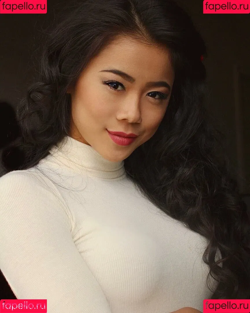 Leah Lewis Onlyfans Photo Gallery 