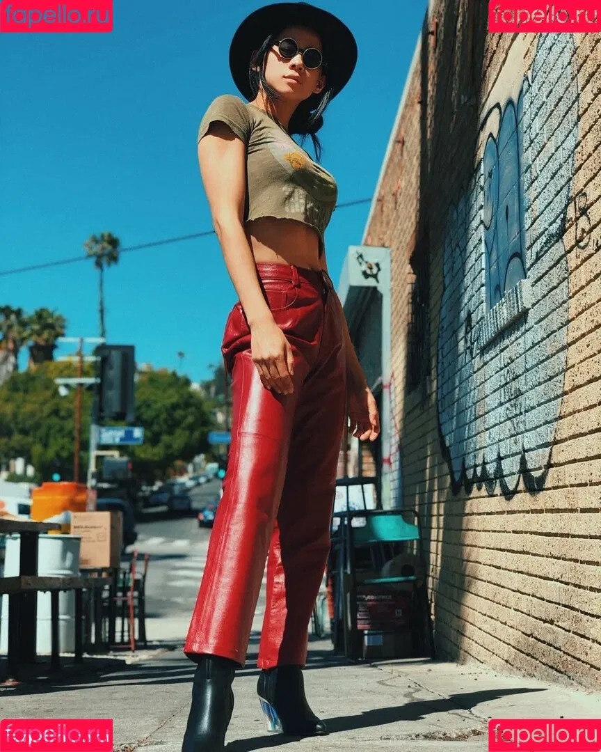 Leah Lewis Onlyfans Photo Gallery 