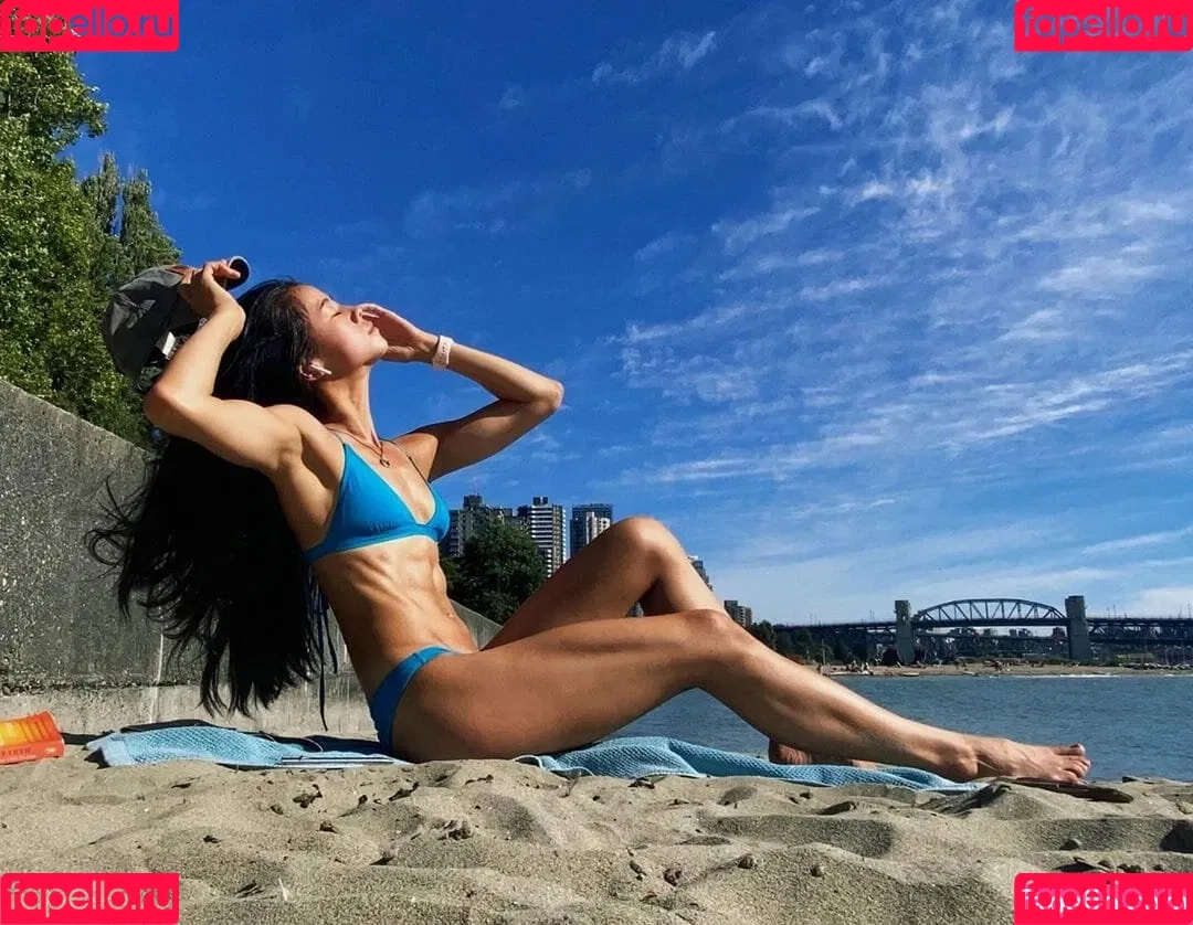 Leah Lewis Onlyfans Photo Gallery 