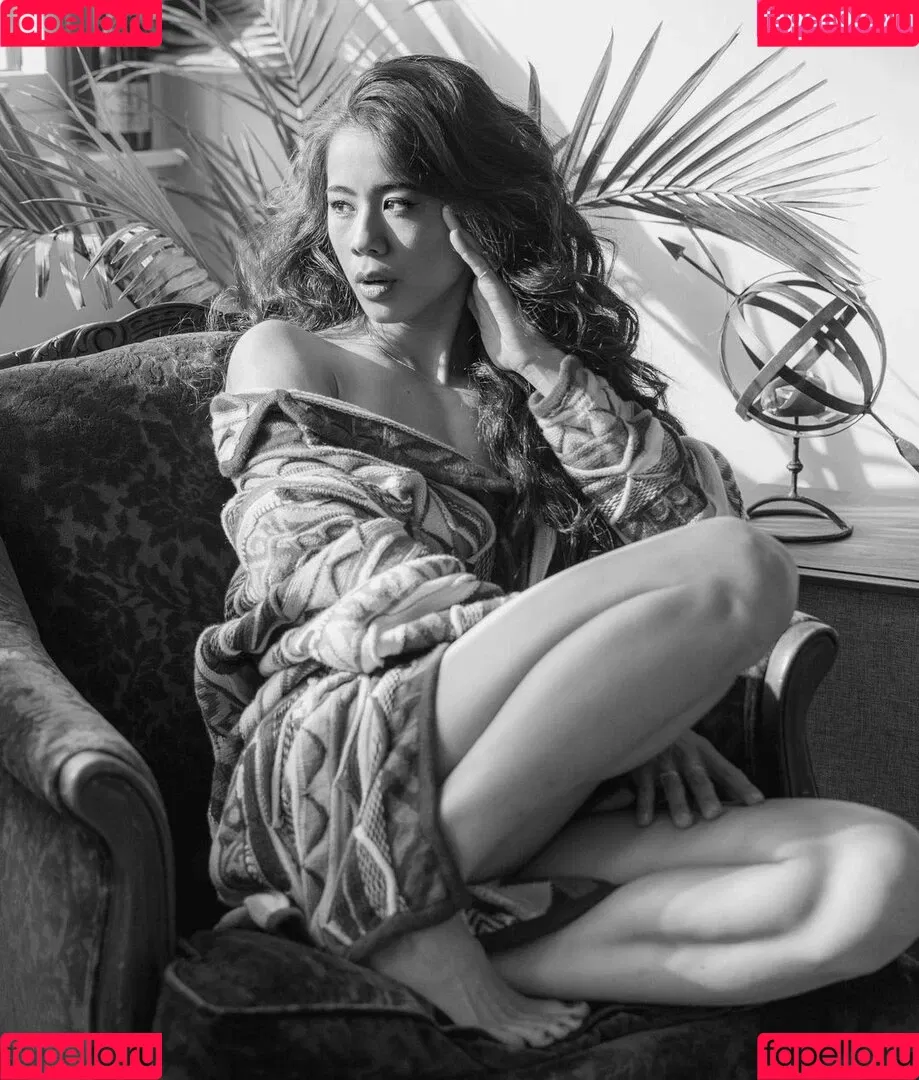 Leah Lewis Onlyfans Photo Gallery 