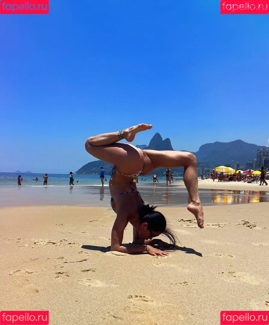 Leah Lewis Onlyfans Photo Gallery 
