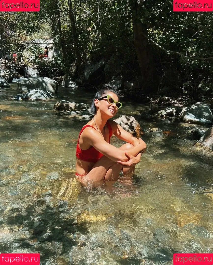 Leah Lewis Onlyfans Photo Gallery 
