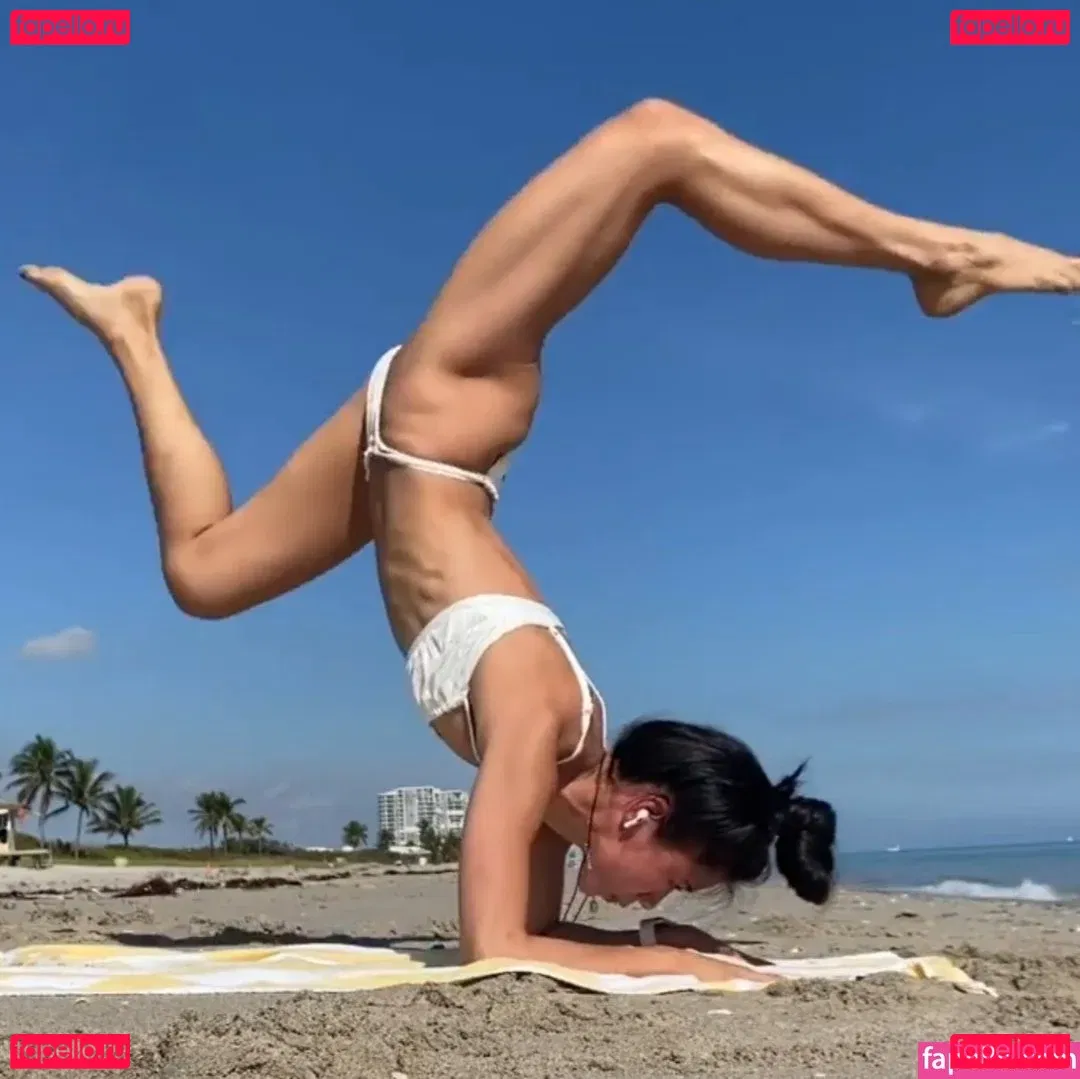 Leah Lewis Onlyfans Photo Gallery 