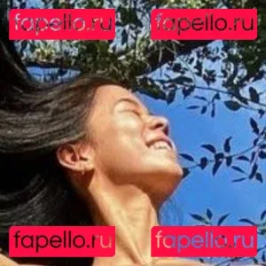 Leah Lewis Onlyfans Photo Gallery 