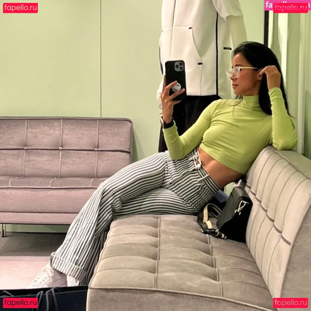 Leah Lewis Onlyfans Photo Gallery 