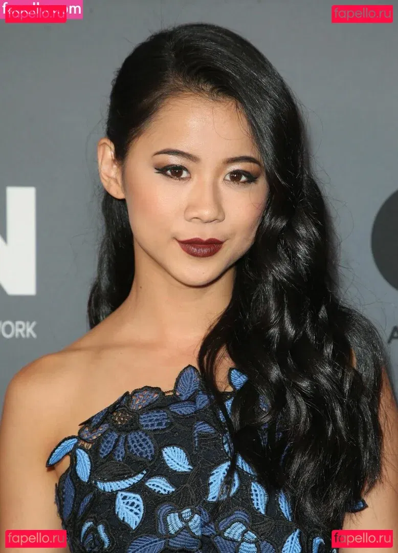 Leah Lewis Onlyfans Photo Gallery 