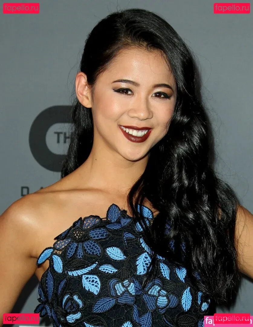 Leah Lewis Onlyfans Photo Gallery 