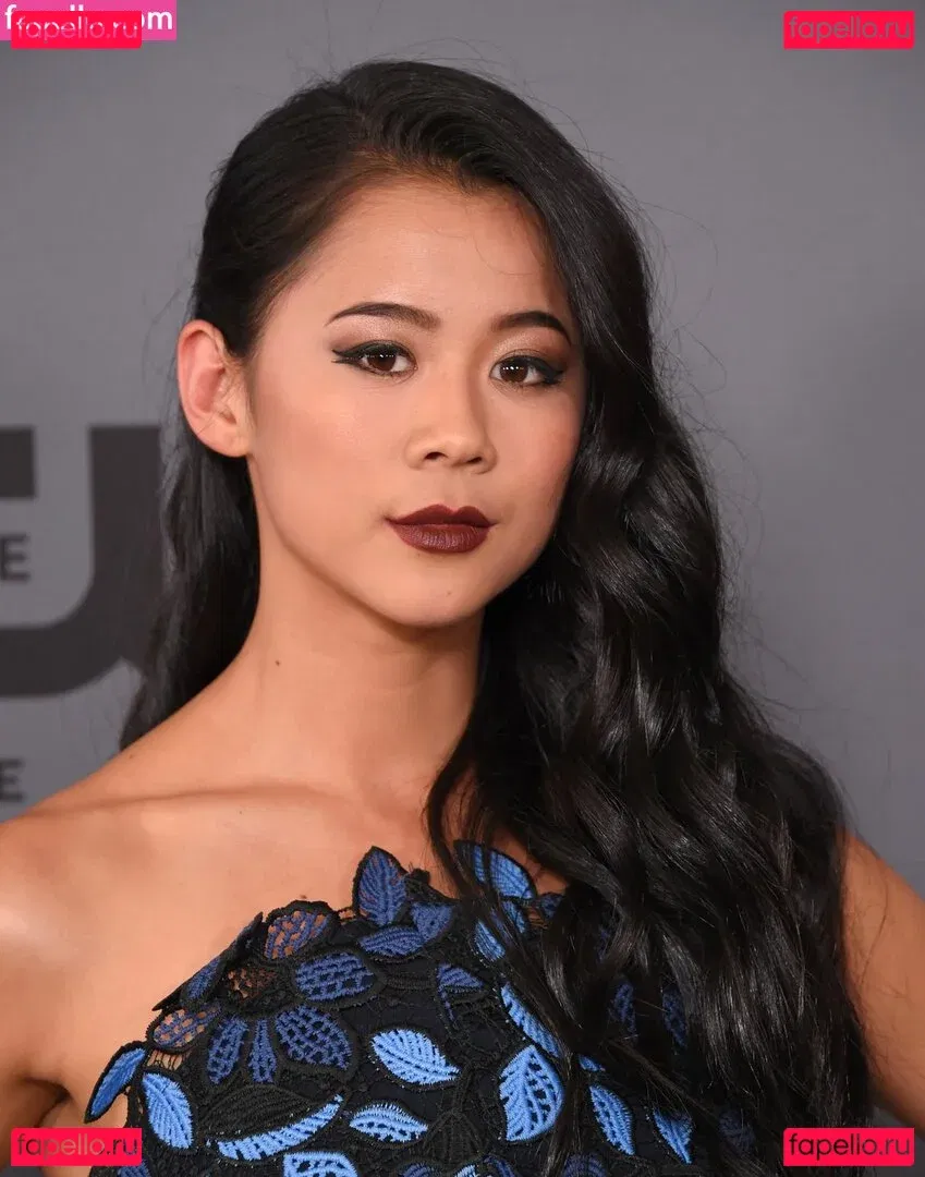 Leah Lewis Onlyfans Photo Gallery 