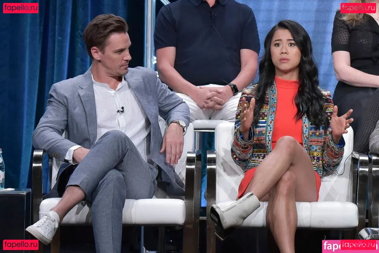 Leah Lewis Onlyfans Photo Gallery 