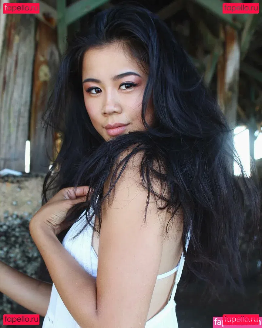 Leah Lewis Onlyfans Photo Gallery 