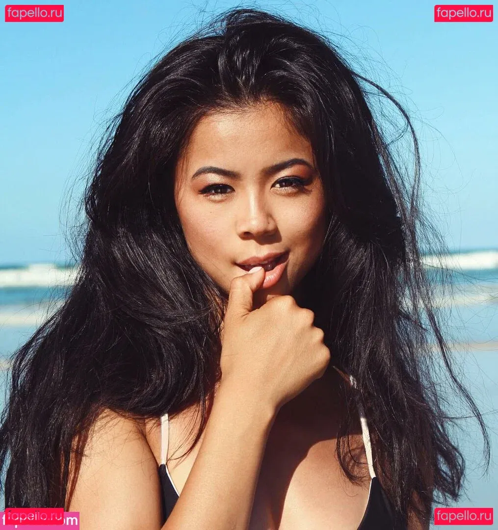 Leah Lewis Onlyfans Photo Gallery 