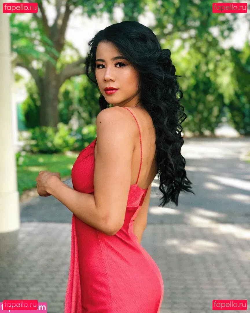 Leah Lewis Onlyfans Photo Gallery 