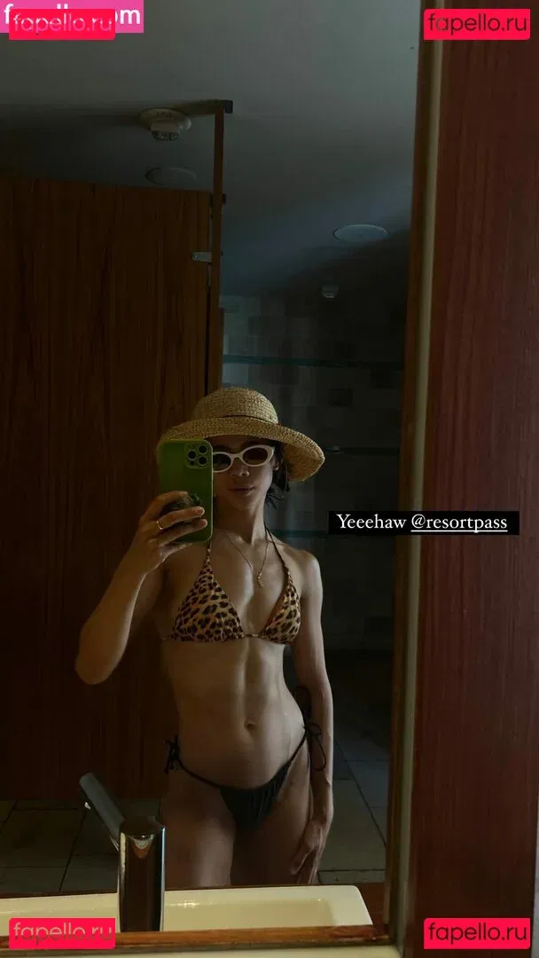 Leah Lewis Onlyfans Photo Gallery 