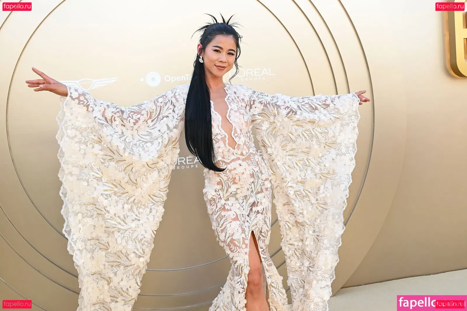 Leah Lewis Onlyfans Photo Gallery 