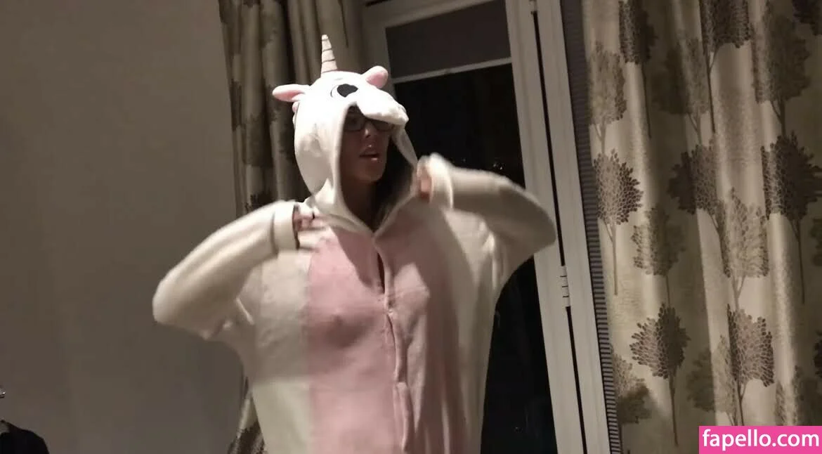 Lydiahewittlee Onlyfans Photo Gallery 