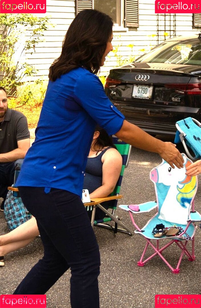 Tulsi Gabbard Onlyfans Photo Gallery 