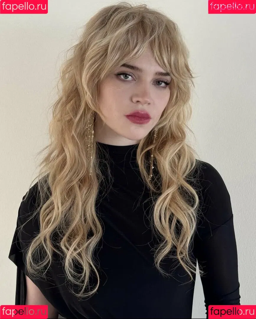 Sophie Thatcher Onlyfans Photo Gallery 