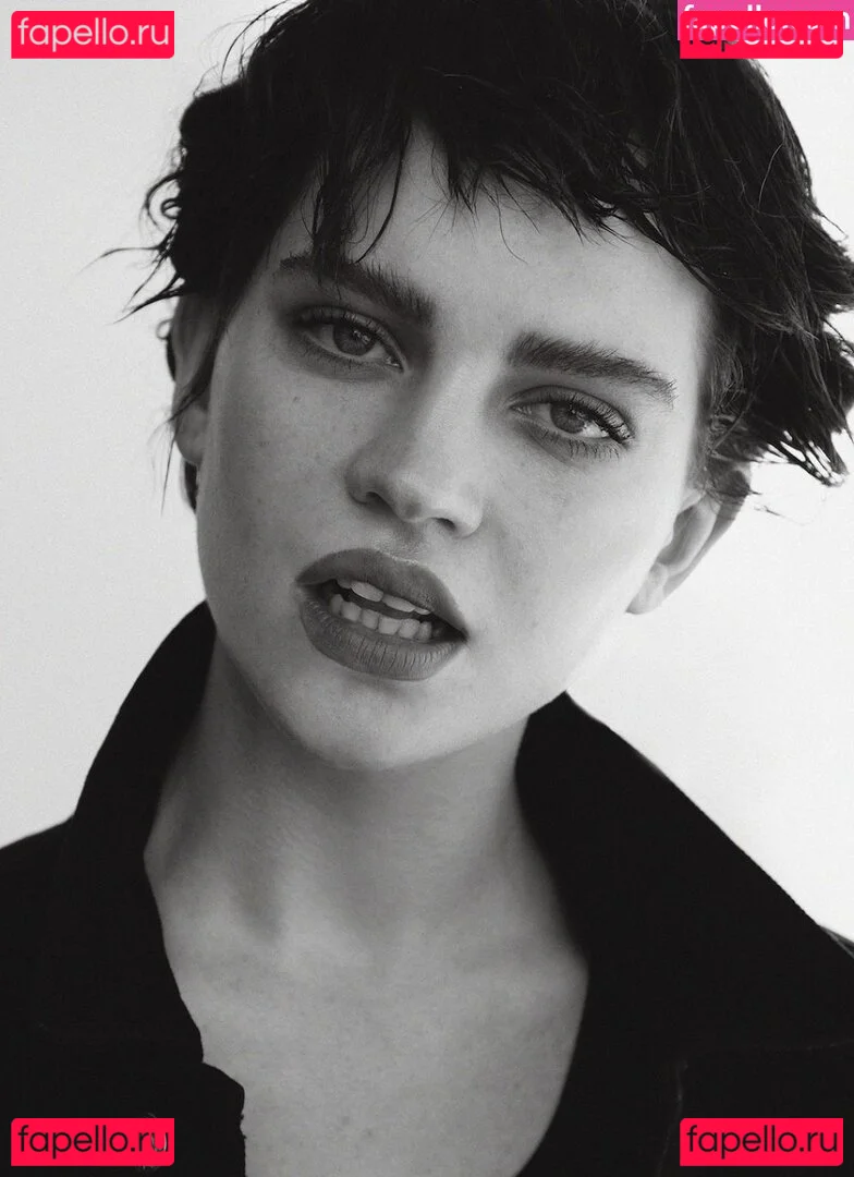 Sophie Thatcher Onlyfans Photo Gallery 