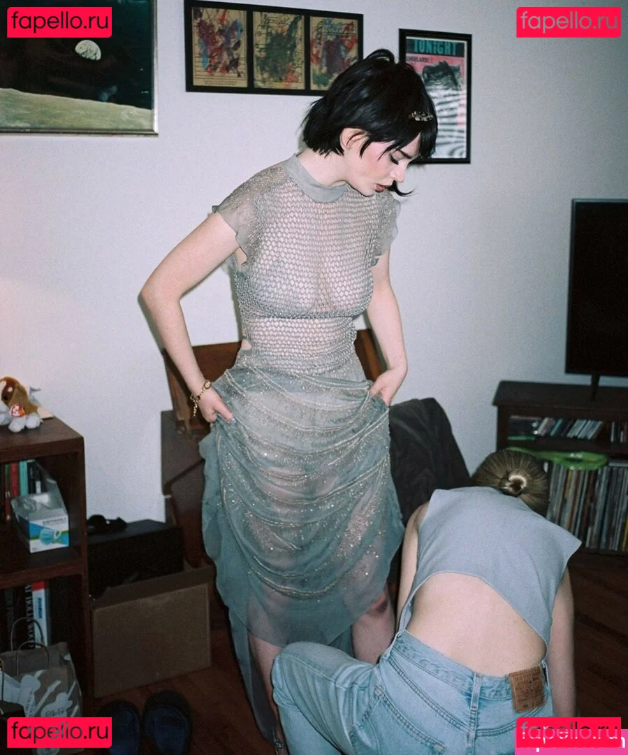 Sophie Thatcher Onlyfans Photo Gallery 