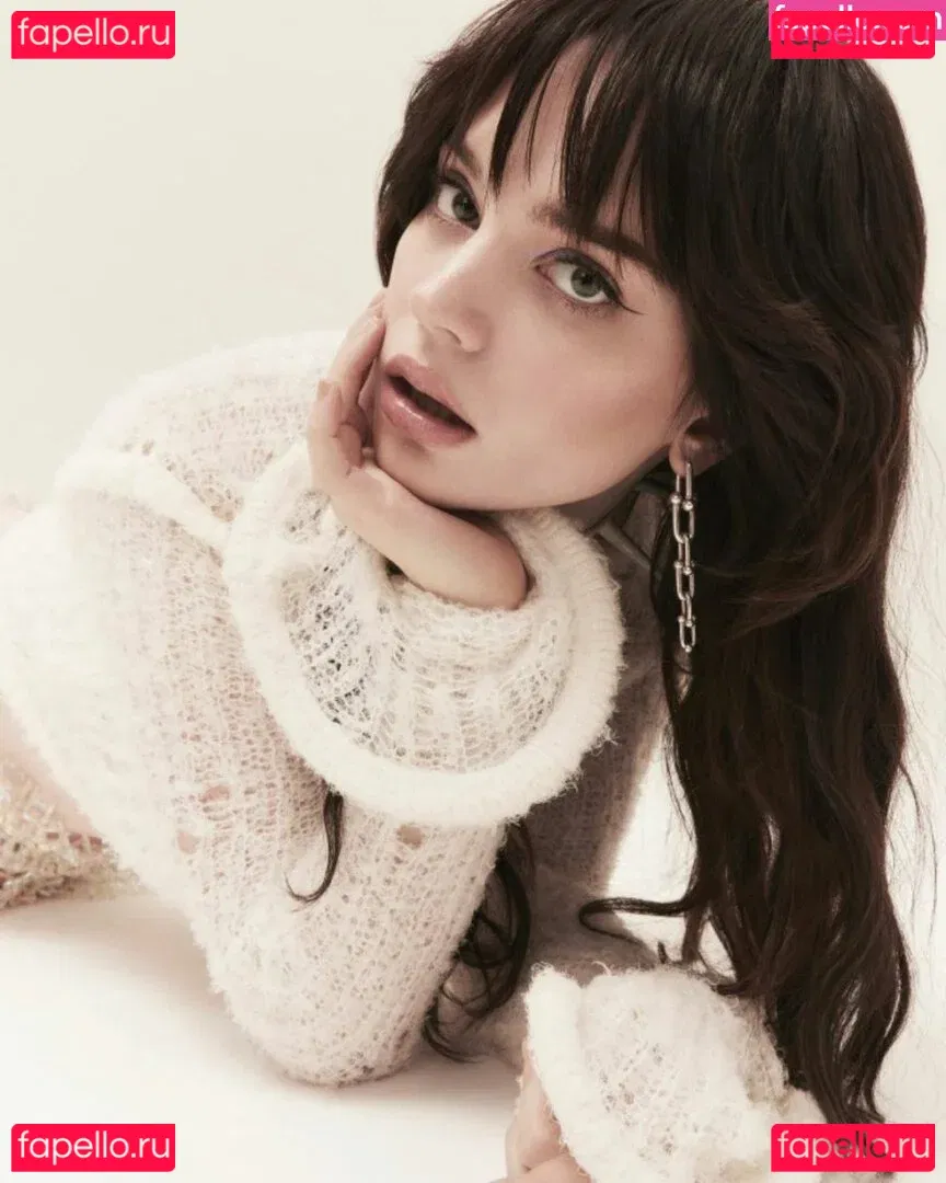 Sophie Thatcher Onlyfans Photo Gallery 