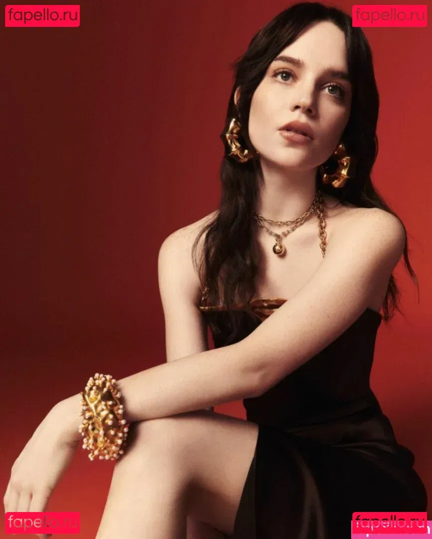 Sophie Thatcher Onlyfans Photo Gallery 