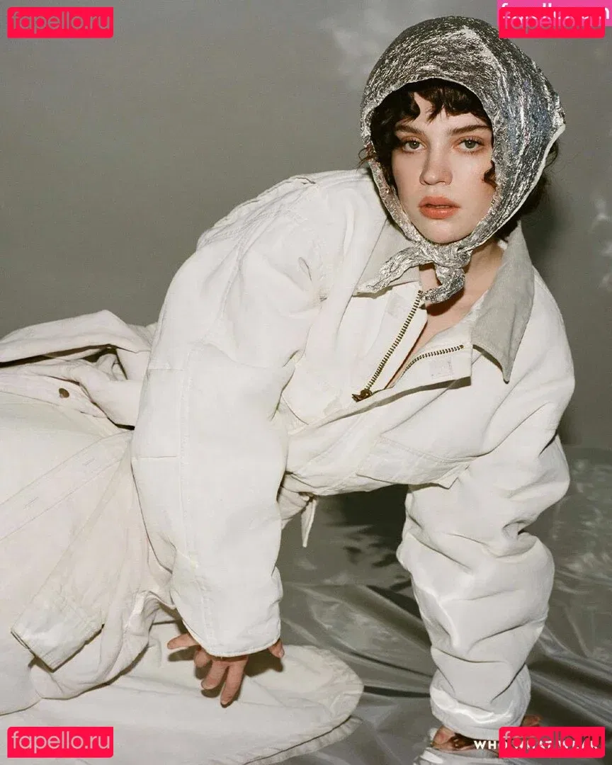 Sophie Thatcher Onlyfans Photo Gallery 